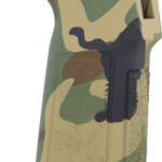 B5 SYSTEMS TYPE 23 PISTOL GRIP - WOODLAND BEAVERTAIL